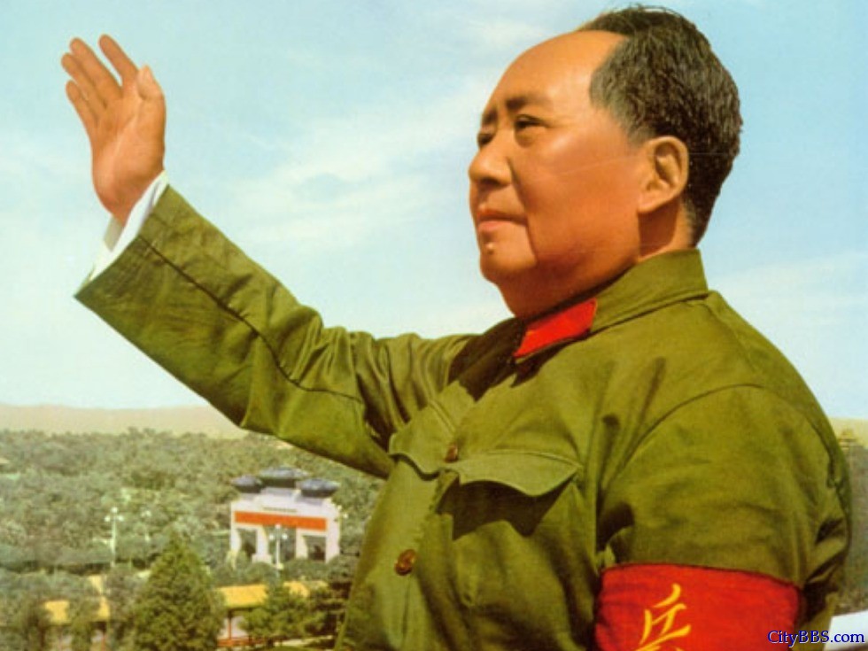 1966年8月18日毛泽东在天安门留影