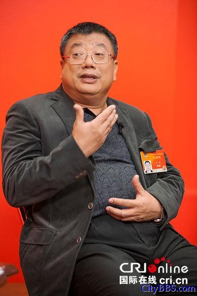 全国政协常委、广东省侨联副主席李崴