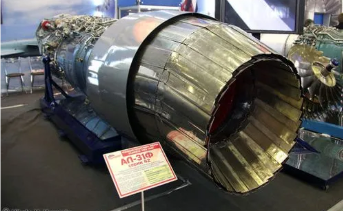 为C919提供发动机的法国赛峰集团，就是一家法美合资集团，通用电气占股50%