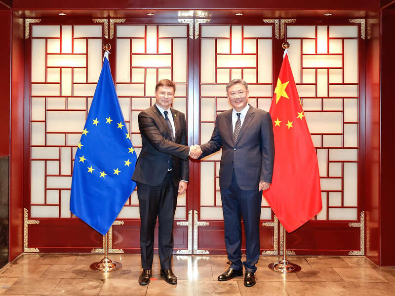 商务部部长王文涛在京与来访的欧委会执行副主席兼贸易委员东布罗夫斯基斯举行会谈 ...