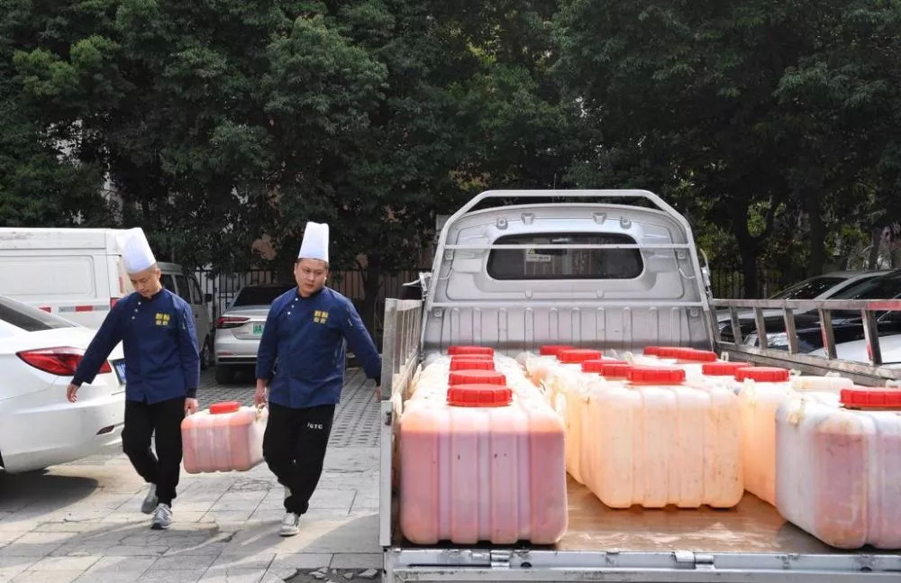 日美石油公司疯抢中国地沟油