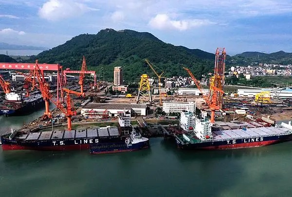 俯瞰位于福建省连江县的马尾造船股份有限公司