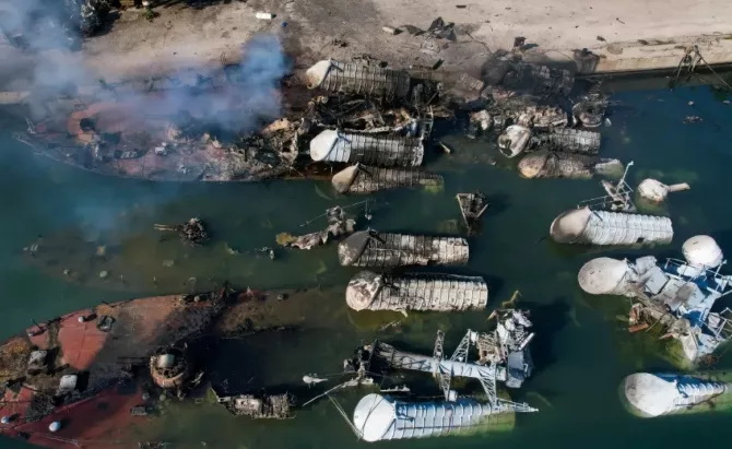 叙利亚港口内的沉船
