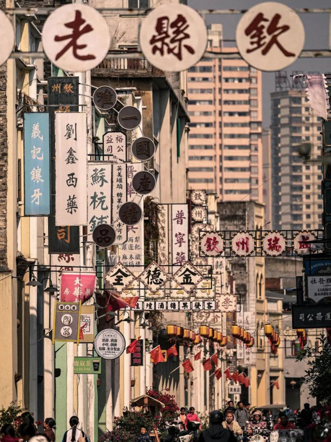 钦州，是一座附有浪漫气息的城市